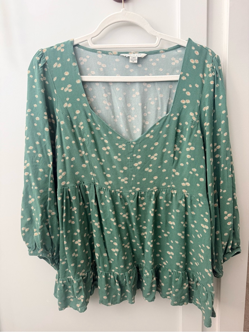 American Eagle Outfitters Green Floral Top